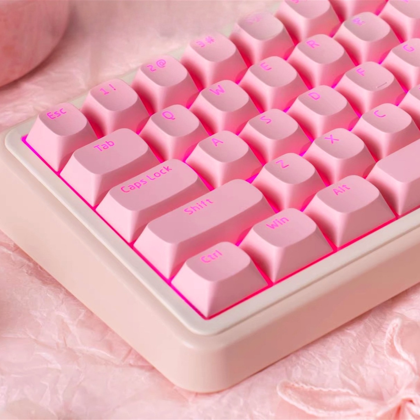 Keyboard Gaming Transparent - Kit Keychain Transparan Karakter Puding Pink